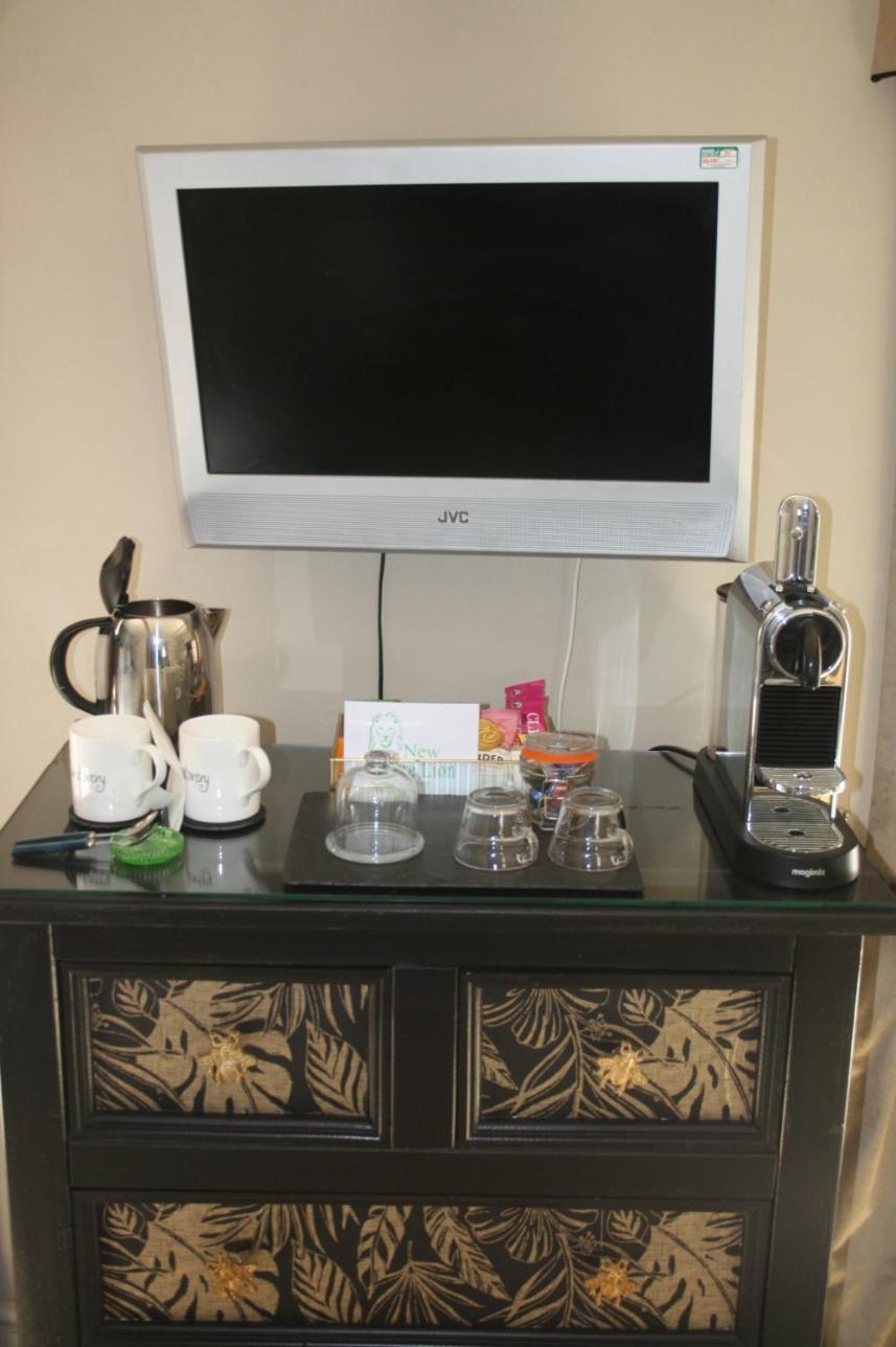 The New White Lion Hotel Llandovery Ngoại thất bức ảnh